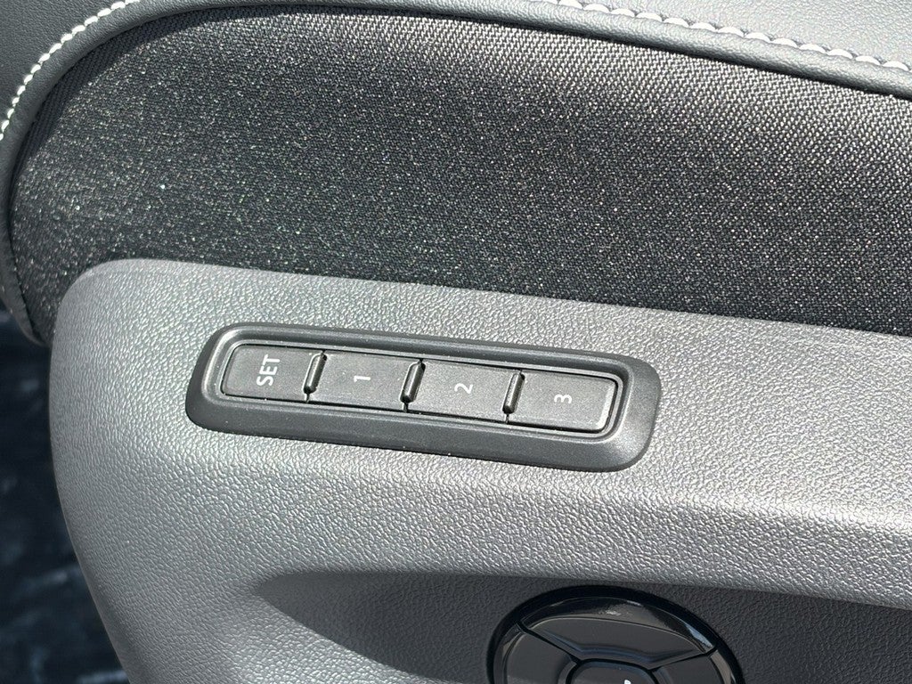 2026 Volkswagen Tiguan 2.0T SEL R-Line Turbo 4MOTION