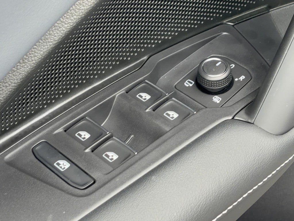 2026 Volkswagen Tiguan 2.0T SEL R-Line Turbo 4MOTION