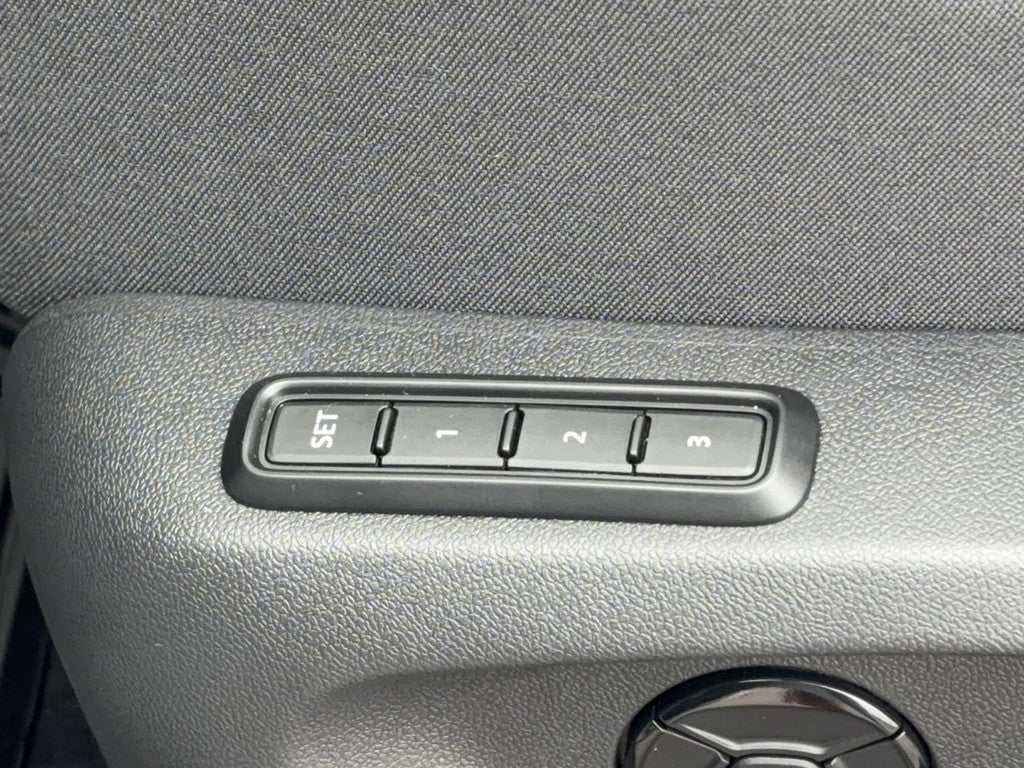 2026 Volkswagen Tiguan 2.0T SEL R-Line Turbo 4MOTION