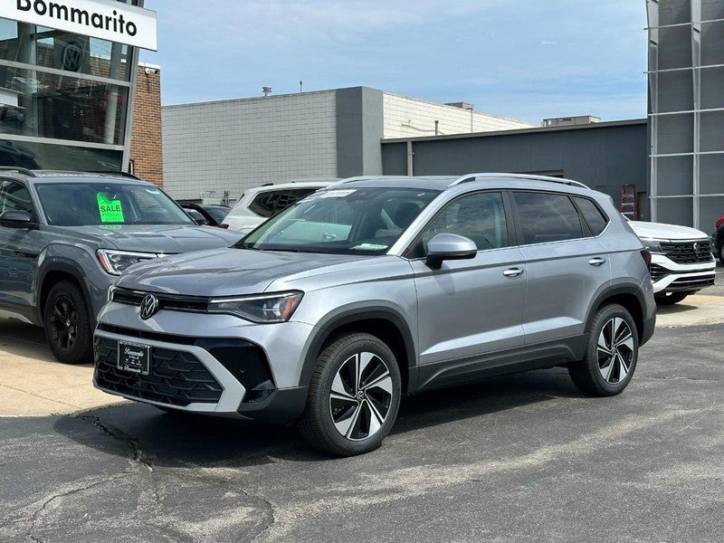 2025 Volkswagen Taos SE 4MOTION