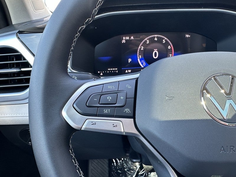 2025 Volkswagen Taos SE 4MOTION