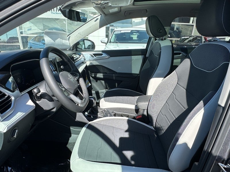 2025 Volkswagen Taos SE 4MOTION