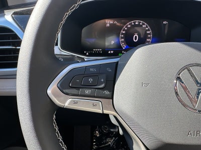 2025 Volkswagen Taos SE 4MOTION