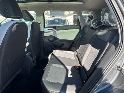 2025 Volkswagen Taos SE 4MOTION