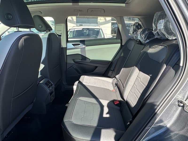 2025 Volkswagen Taos SE 4MOTION