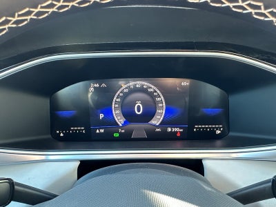 2025 Volkswagen Taos SE 4MOTION