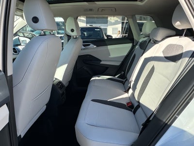 2025 Volkswagen Taos SE 4MOTION