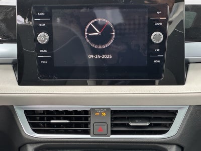 2025 Volkswagen Taos SE 4MOTION