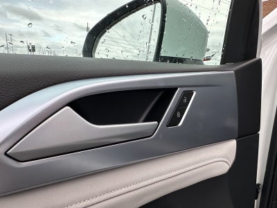 2025 Volkswagen Taos SE 4MOTION