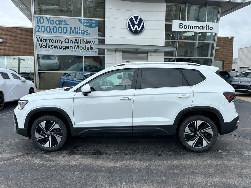 2025 Volkswagen Taos SE 4MOTION