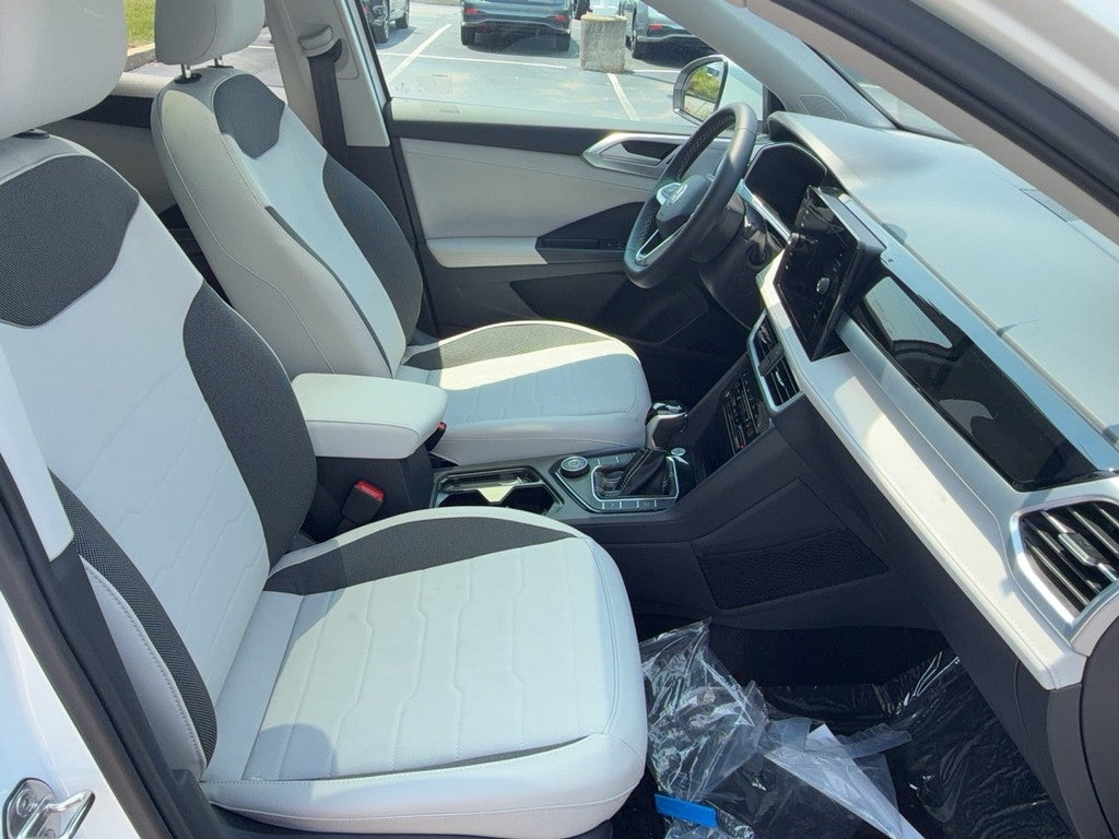 2026 Volkswagen Taos SE 4MOTION