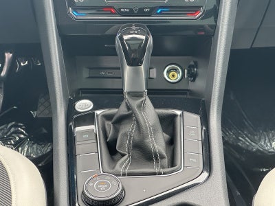 2025 Volkswagen Taos SE 4MOTION