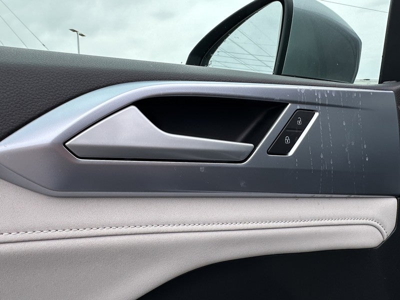 2025 Volkswagen Taos SE 4MOTION