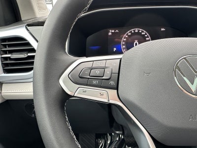 2025 Volkswagen Taos SE 4MOTION