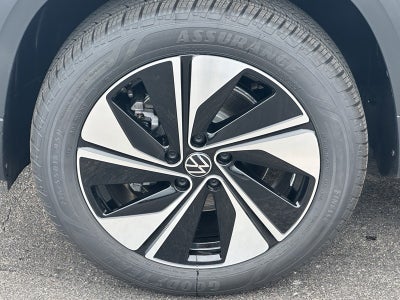 2025 Volkswagen Taos SE 4MOTION