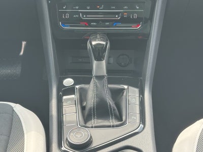 2025 Volkswagen Taos SE 4MOTION