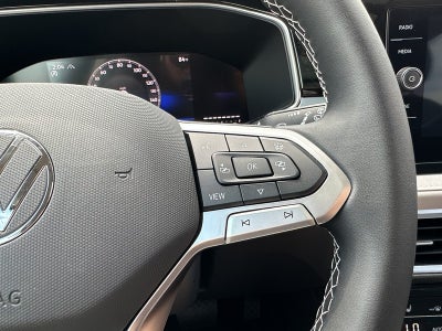 2025 Volkswagen Taos SE 4MOTION