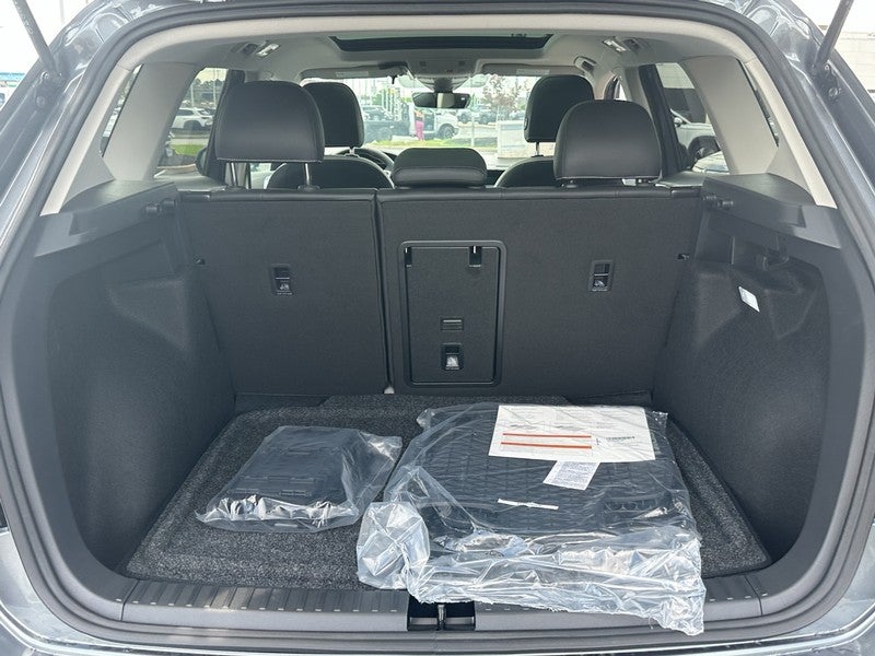 2025 Volkswagen Taos SE 4MOTION