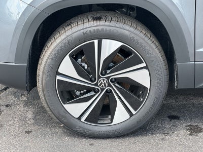 2025 Volkswagen Taos SE 4MOTION