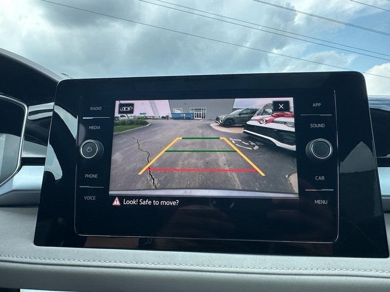 2025 Volkswagen Taos SE 4MOTION