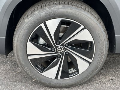 2025 Volkswagen Taos SE 4MOTION