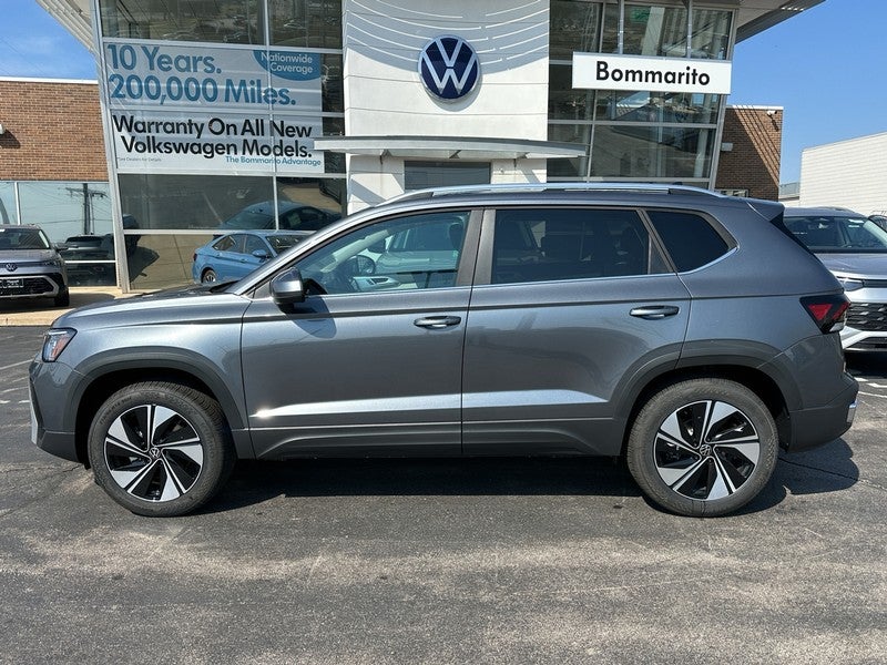2025 Volkswagen Taos SE 4MOTION
