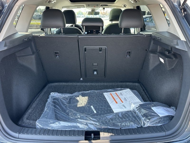 2025 Volkswagen Taos SE 4MOTION