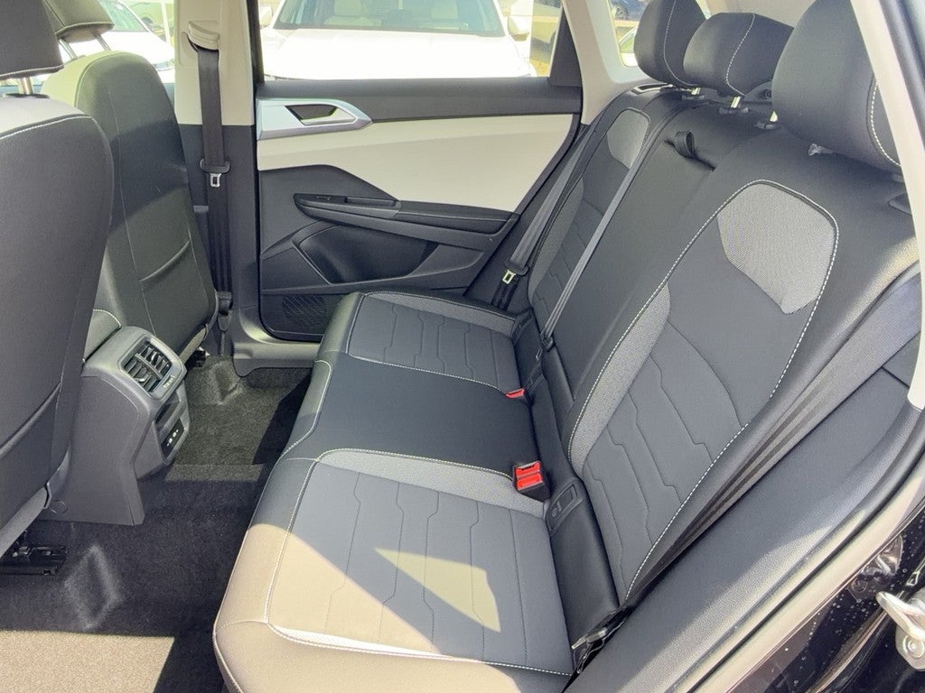 2026 Volkswagen Taos SE 4MOTION