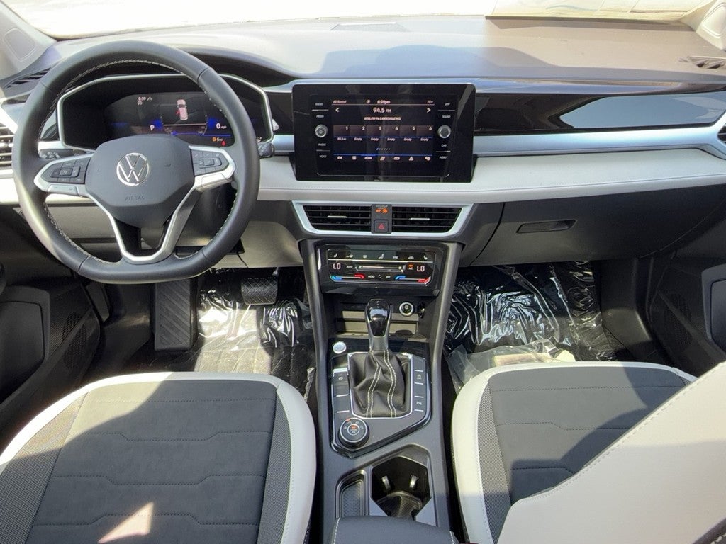 2026 Volkswagen Taos SE 4MOTION