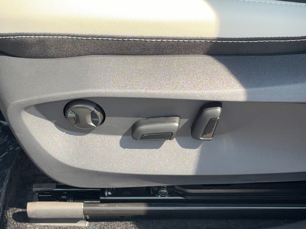 2026 Volkswagen Taos SE 4MOTION