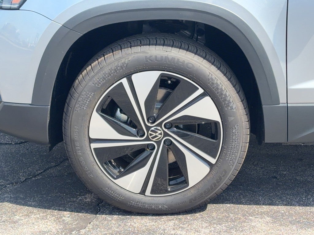 2026 Volkswagen Taos SE 4MOTION