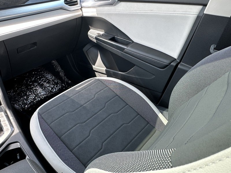 2025 Volkswagen Taos SE 4MOTION