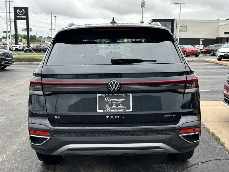 2025 Volkswagen Taos SE 4MOTION