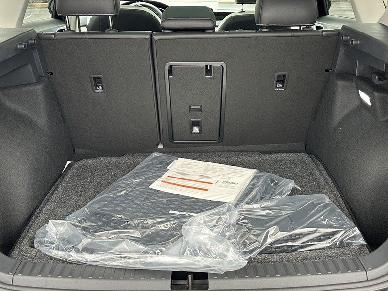 2025 Volkswagen Taos SE 4MOTION