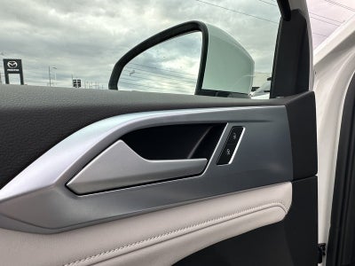 2025 Volkswagen Taos SE 4MOTION