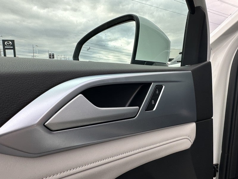 2025 Volkswagen Taos SE 4MOTION