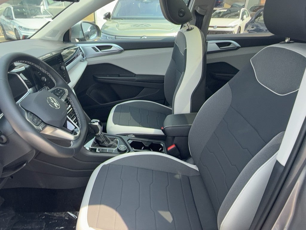 2026 Volkswagen Taos SE 4MOTION
