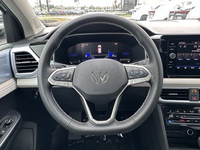 2025 Volkswagen Taos SE 4MOTION