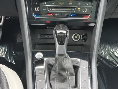 2025 Volkswagen Taos SE 4MOTION