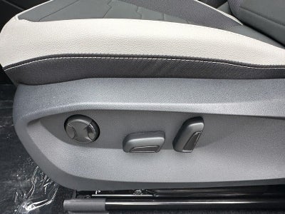 2025 Volkswagen Taos SE 4MOTION