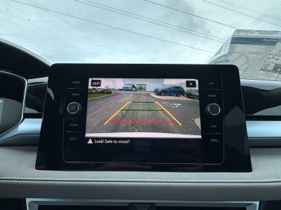 2025 Volkswagen Taos SE 4MOTION