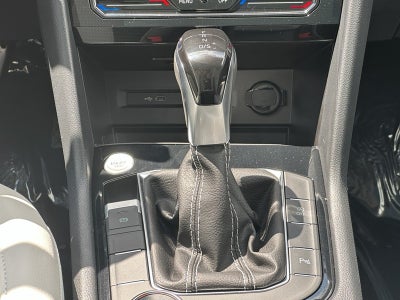 2025 Volkswagen Taos SE 4MOTION