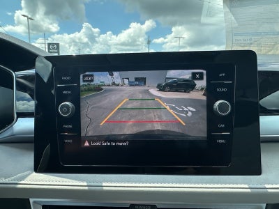 2025 Volkswagen Taos SE 4MOTION