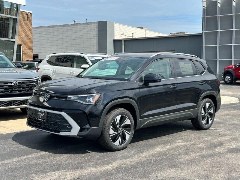 2025 Volkswagen Taos SE 4MOTION