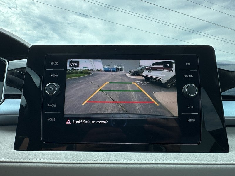 2025 Volkswagen Taos SE 4MOTION