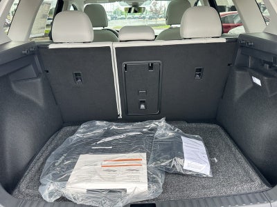 2025 Volkswagen Taos SE 4MOTION