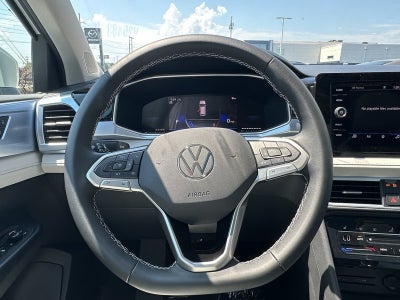 2025 Volkswagen Taos SE 4MOTION