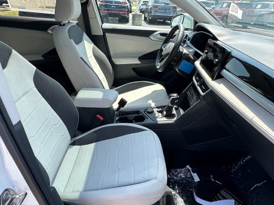 2025 Volkswagen Taos SE 4MOTION