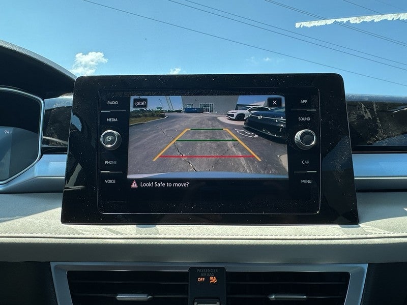 2025 Volkswagen Taos SE 4MOTION