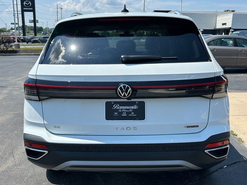2025 Volkswagen Taos SE 4MOTION